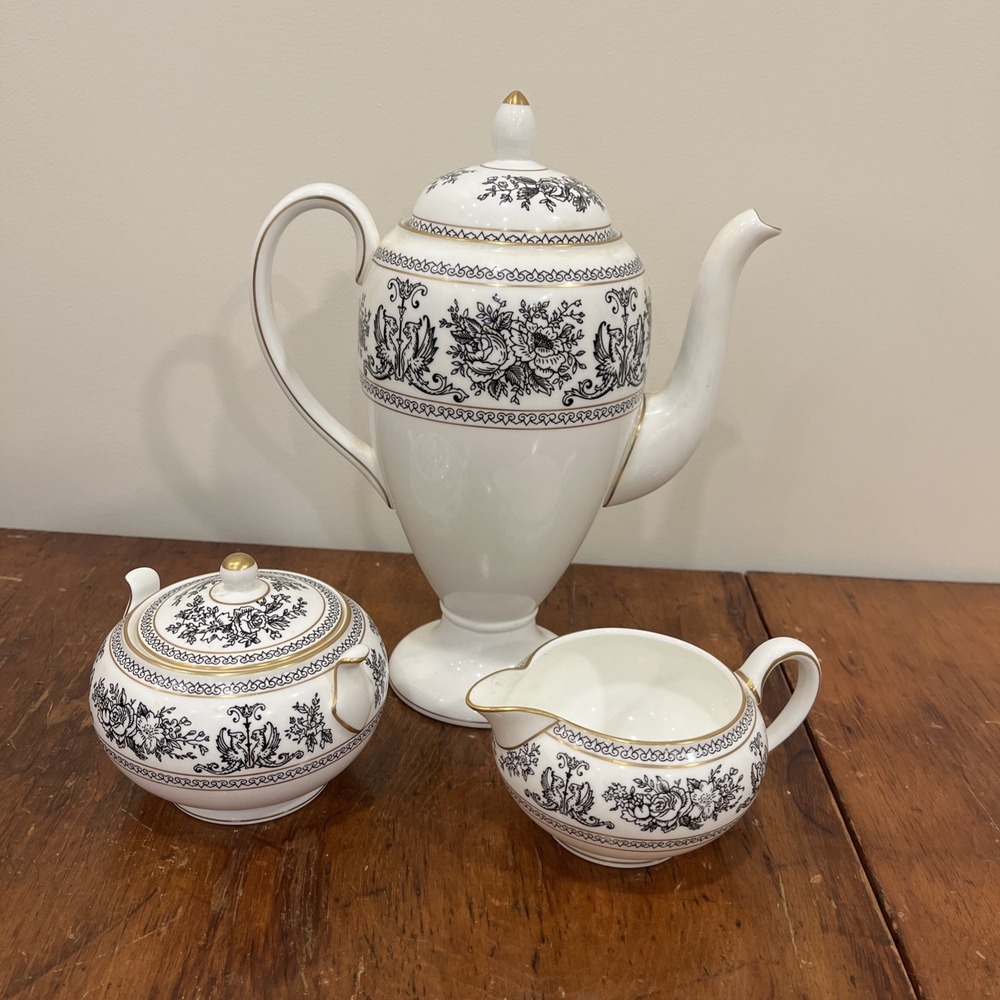 Wedgwood Black Columbia large coffee pot, Sugar, Creamer Set, Rare,‎ Excellent